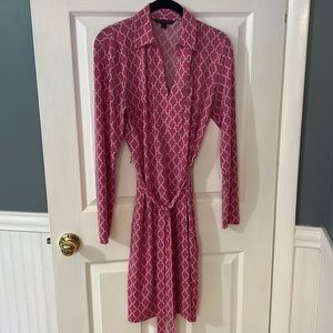 Pink and white small Brooks Brothers dress, perfect for work, very comfortable